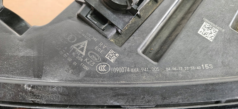 Le reflektor xenon LED AUDI A1 S1 8XA941005 IDEAŁ