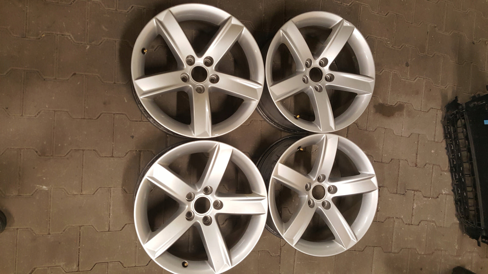 AUDI A5 8T0 FELGI 7.5X17 ET28 8T0071497 ORYGINAŁ