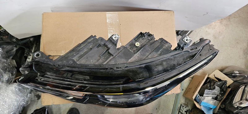 Le FUL LED IQ-LIGHT Vw Golf 8 5H1941035 2022r IDEAŁ demontaż