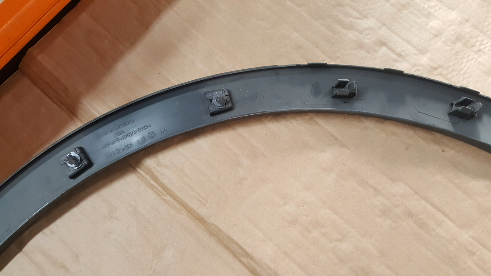 Volkswagen Tiguan 2 LISTWA błotnika tył prawa 5NA854820j