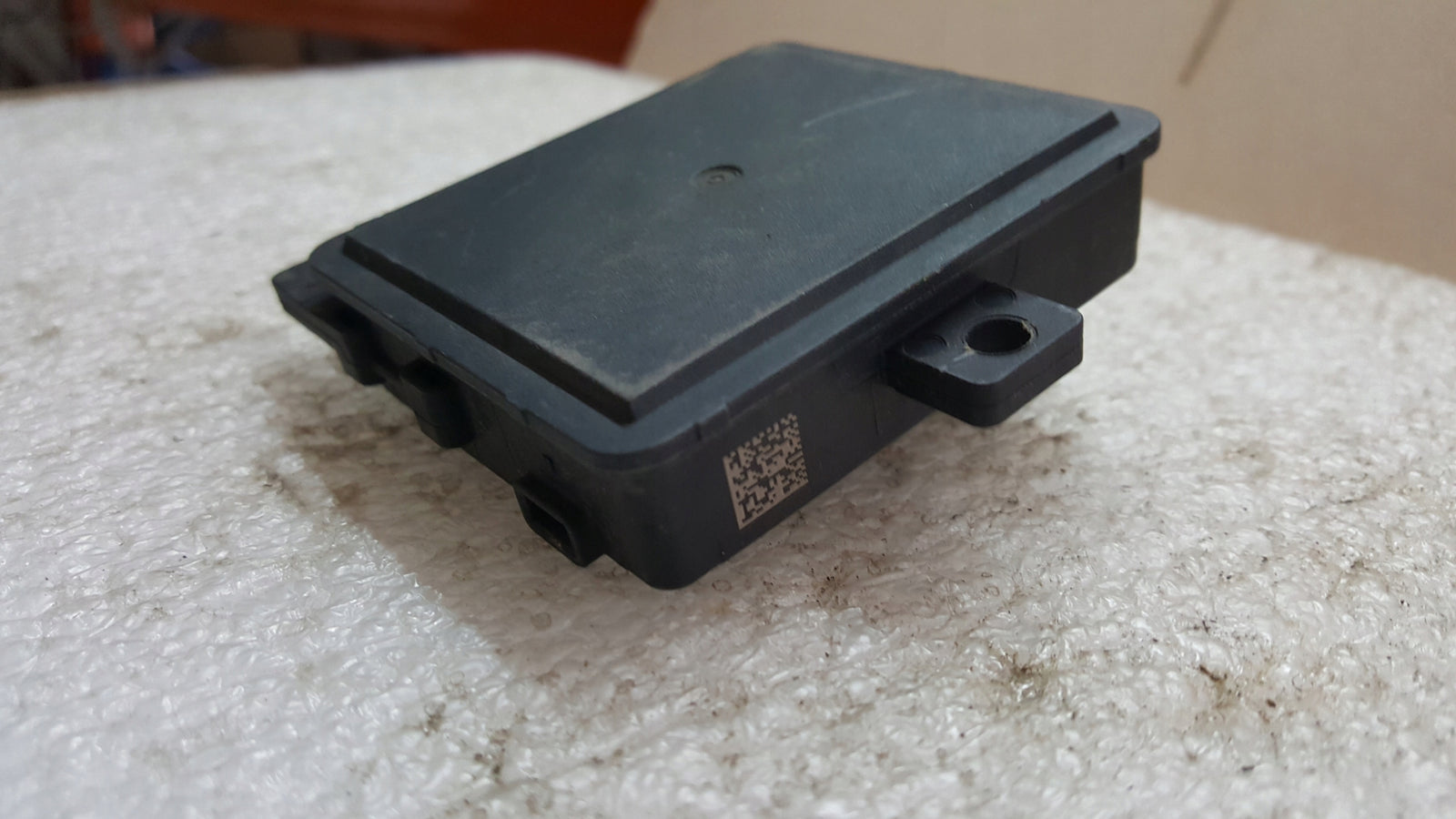 Radar sensor ACC VW AUDI SEAT SKODA 5WA907561 5WA907572A demontaż