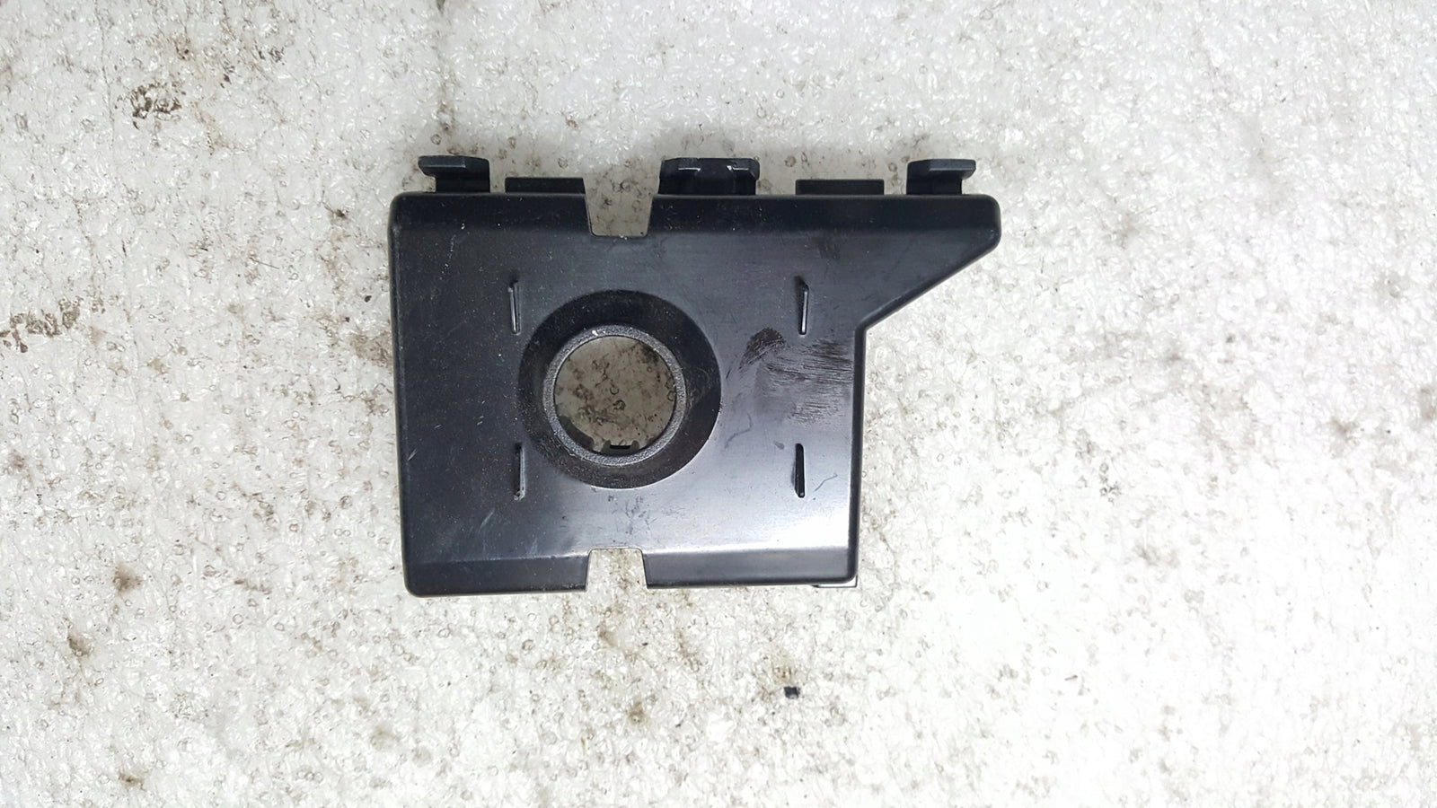 Uchwyt lewego tylnego czujnika parkowania (PDC) Audi Q5 FY 80F919289A