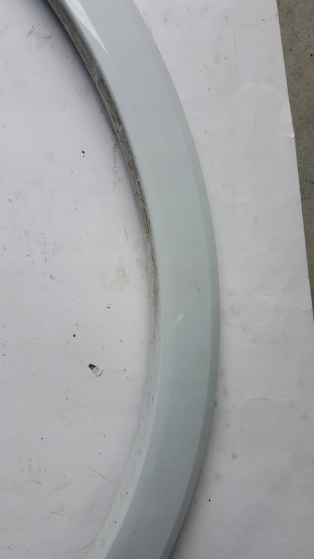 Listwa błotnika prawy tył AUDI Q3 83A853818B demontaż
