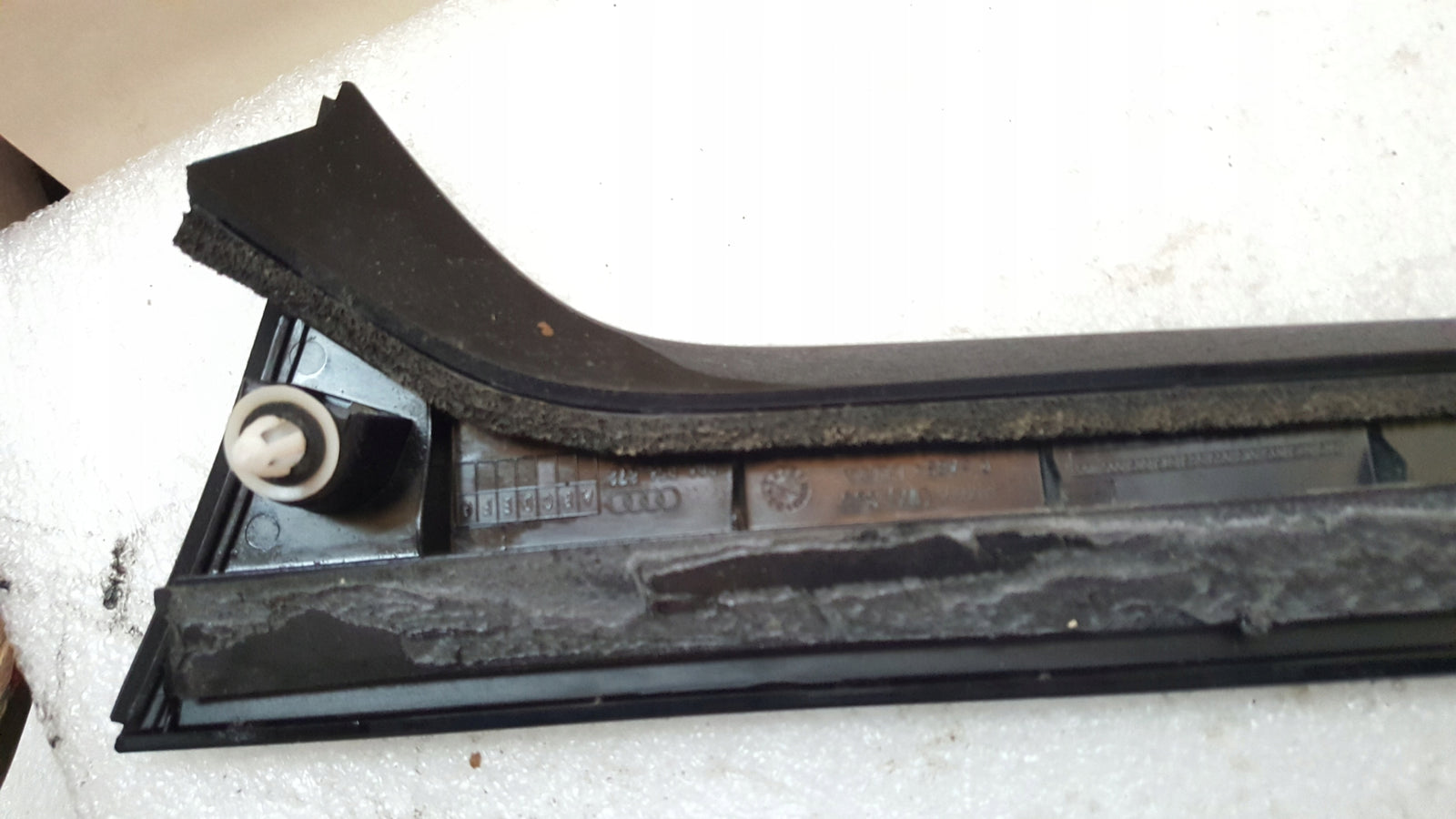 Listwy spoiler klapy lewa+prawa strona AUDI Q5 80A854871 80A854872 demontaż