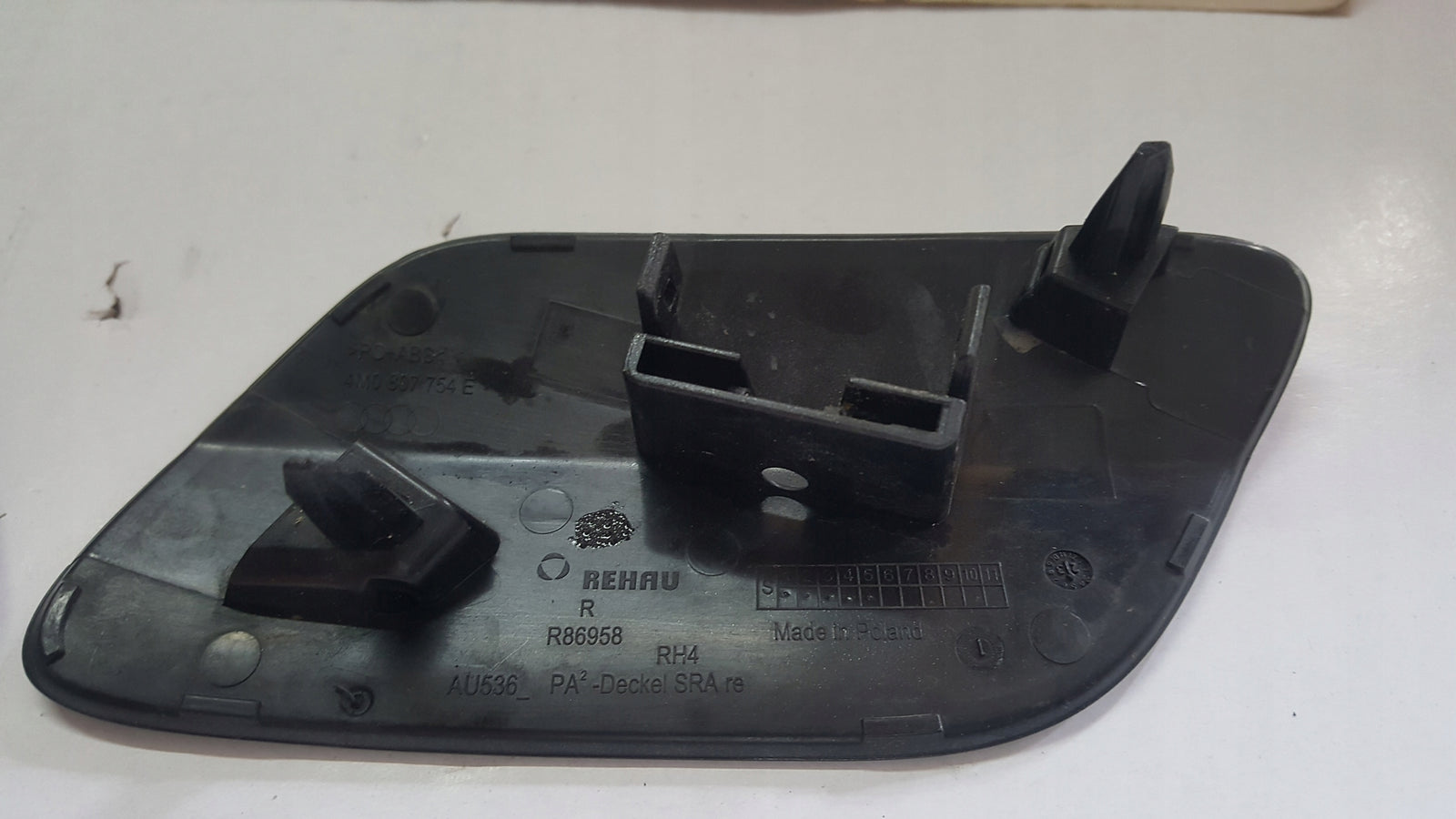 Zaślepki spryskiwaczy lewy + prawy przód AUDI Q7 4M0807753E 4M0807754E