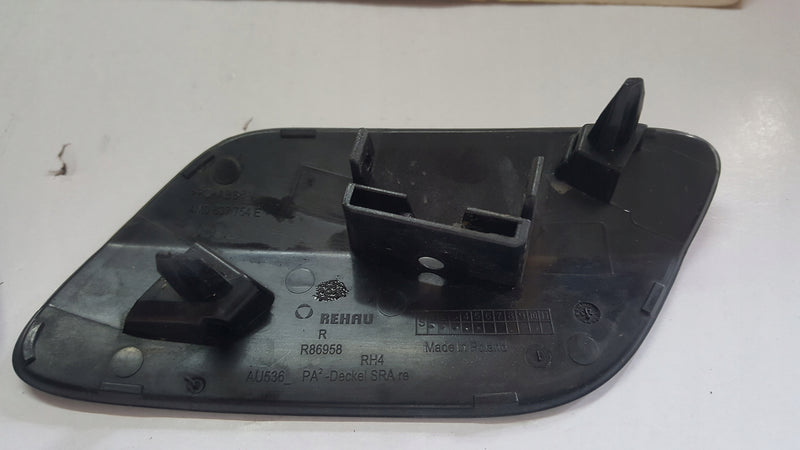 Zaślepki spryskiwaczy lewy + prawy przód AUDI Q7 4M0807753E 4M0807754E