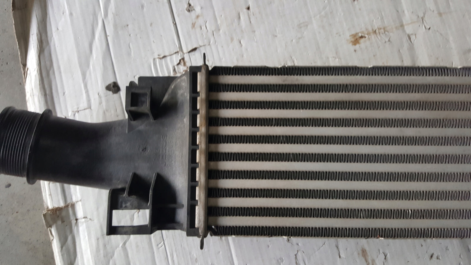 Chłodnica intercooler AUDI A4 (B9) A5 A6 (C8) A7 Q5 8W0145805AD demontaż