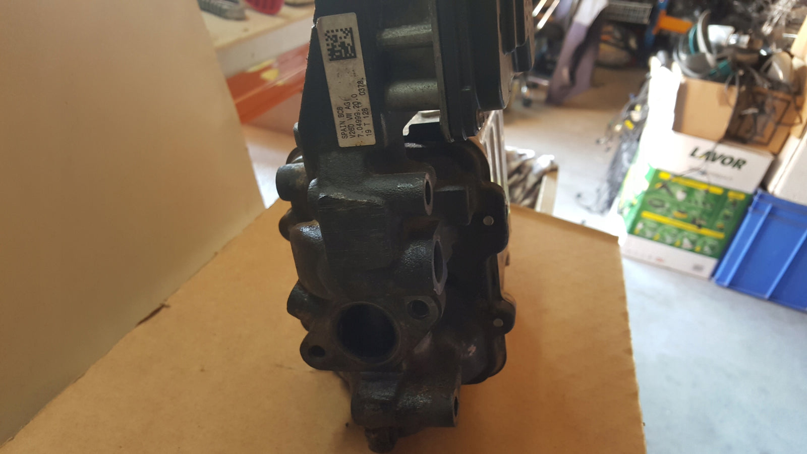 Zawór EGR chłodnica spalin VW 04L131512T demontaż