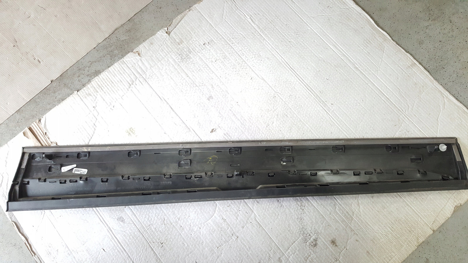 Listwa drzwi lewy przód AUDI Q5 80A853959A demontaż