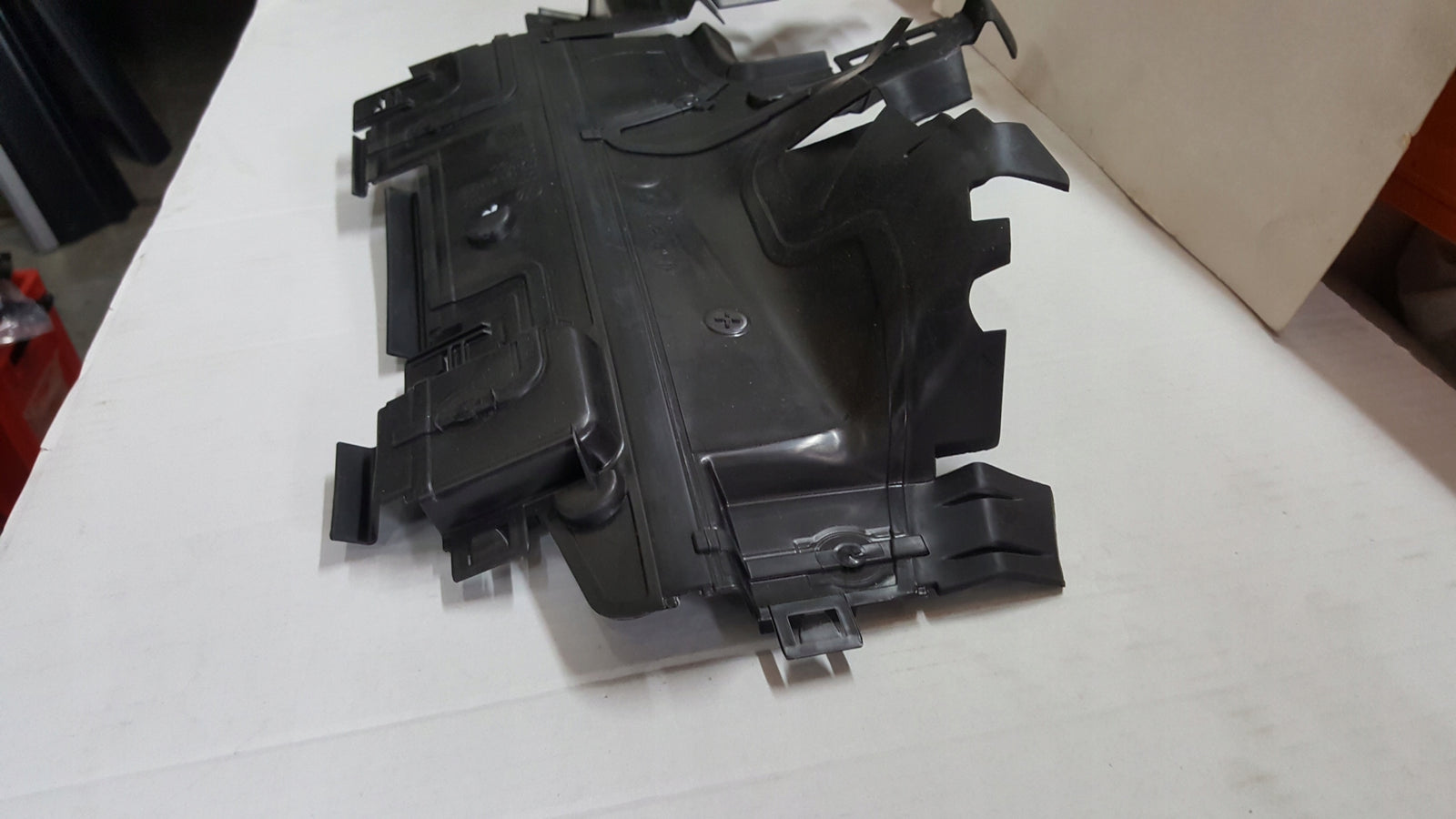 NOWA ORYGINALNA kierownica powietrza lewy przód VW TOUAREG 760121283AM