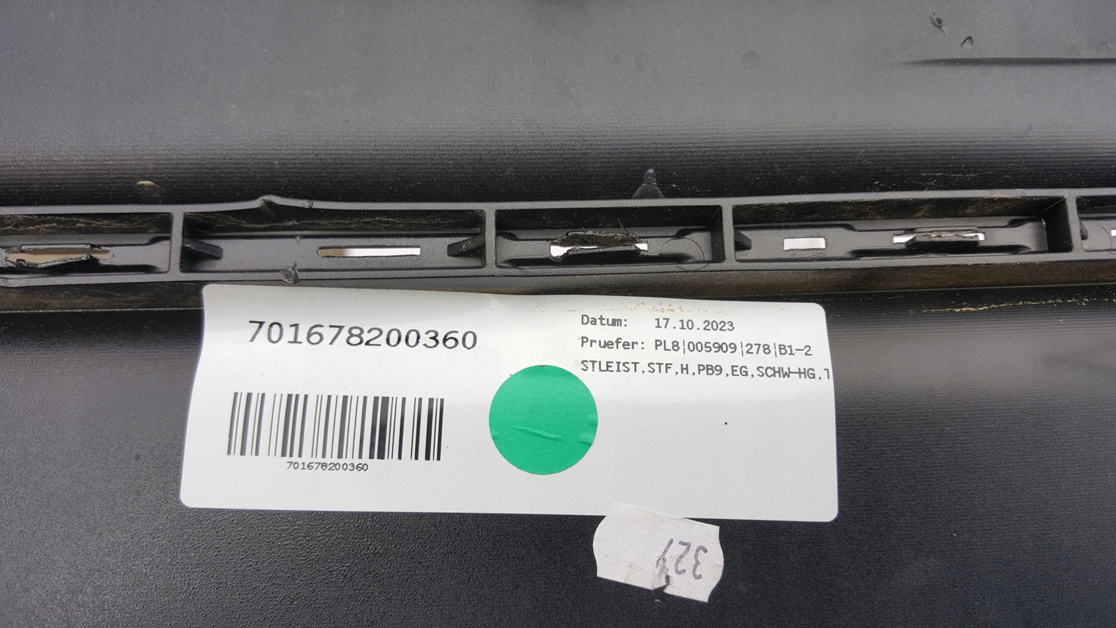 Listwa kratka zderzaka tylnego VW PASSAT B9 kombi 3J0807423B demontaż