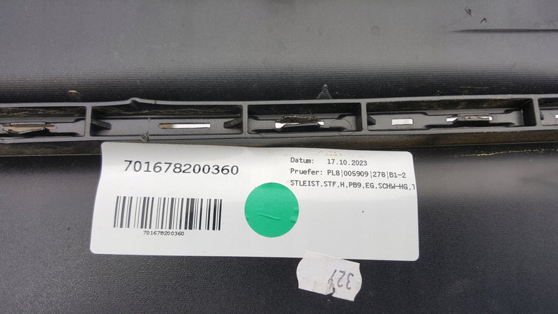 Listwa kratka zderzaka tylnego VW PASSAT B9 kombi 3J0807423B demontaż