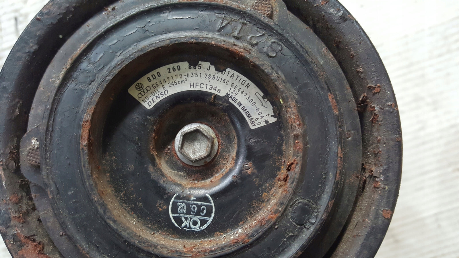 Kompresor klimatyzacji AUDI A4 B5 8D0260808