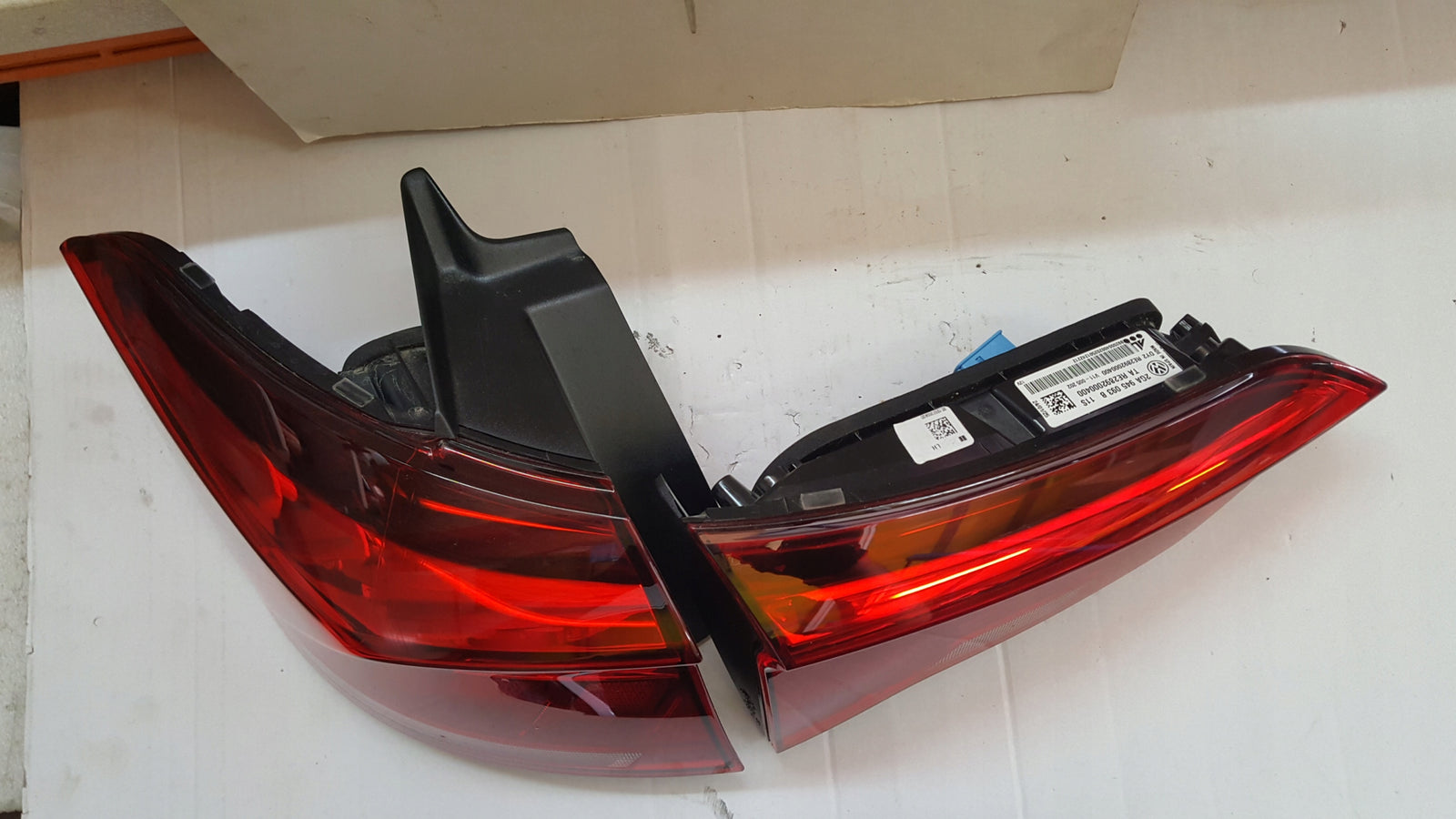 Kompletna tylna lewa lampa LED VW T-ROC 2GA945093B 2GA945095D demontaż