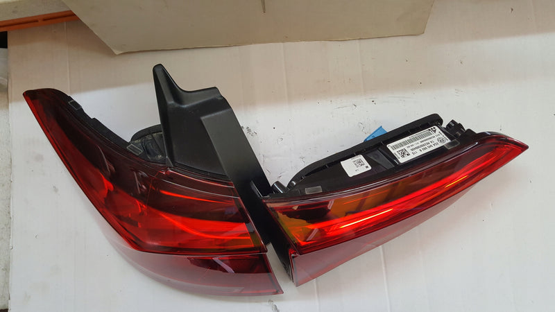 Kompletna tylna lewa lampa LED VW T-ROC 2GA945093B 2GA945095D demontaż