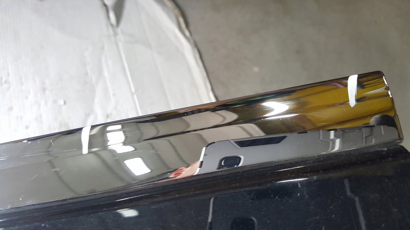 Listwa drzwi lewy przód-- VW TIGUAN ALLSPACE 5NN854939A demontaż