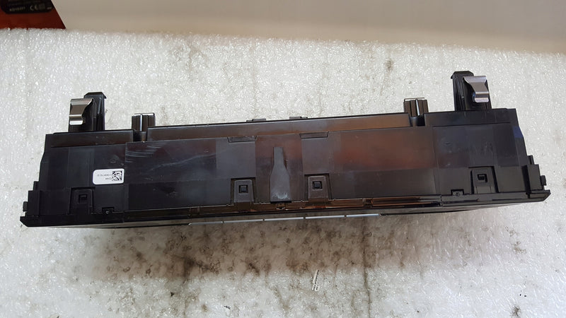 Panel klimatyzacji AUDI Q4 89A820043A demontaż