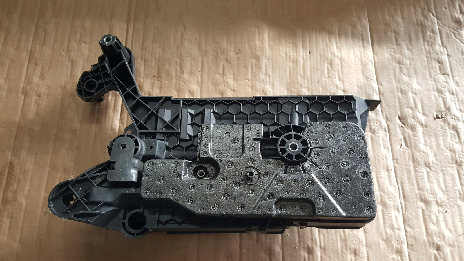 Podstawa akumulatora Volkswagen OE 5Q0915331K