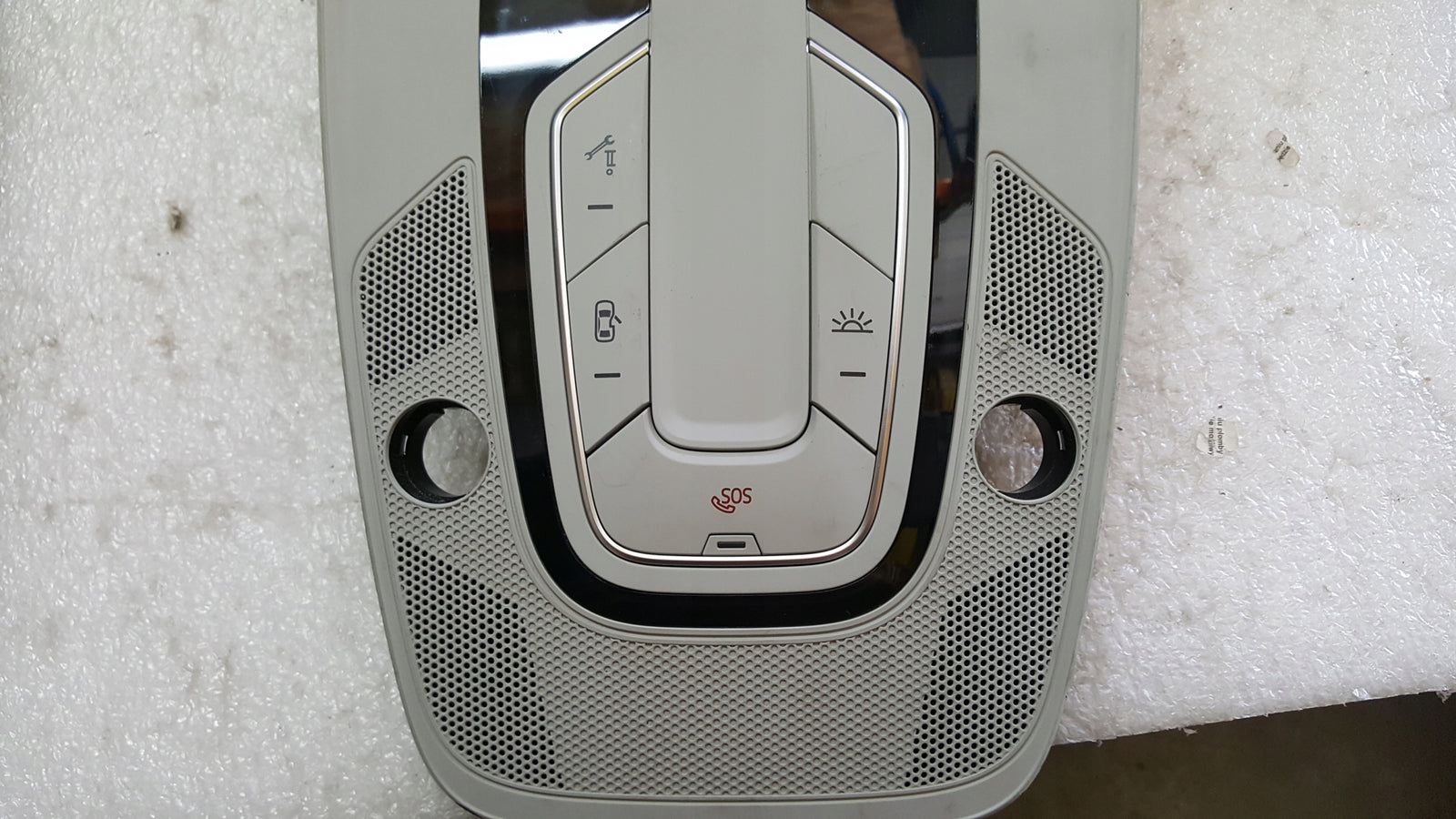 Lampka podsufitki AUDI 4K0947135AE demontaż