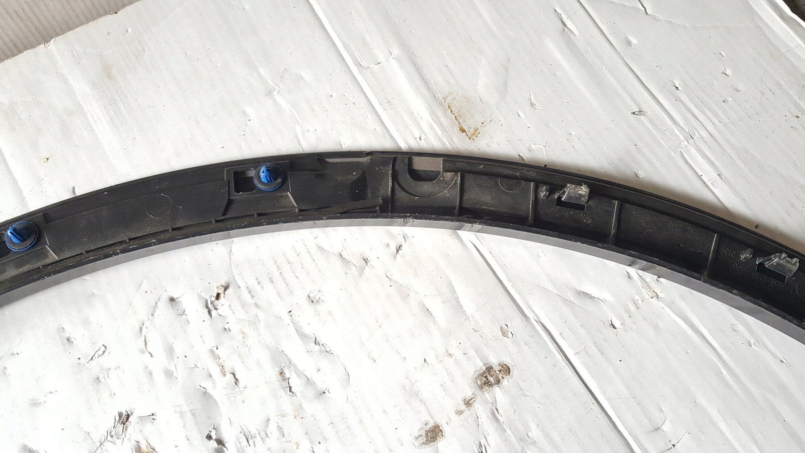 Listwa błotnika PR tył AUDI Q5 80A853818B demontaż