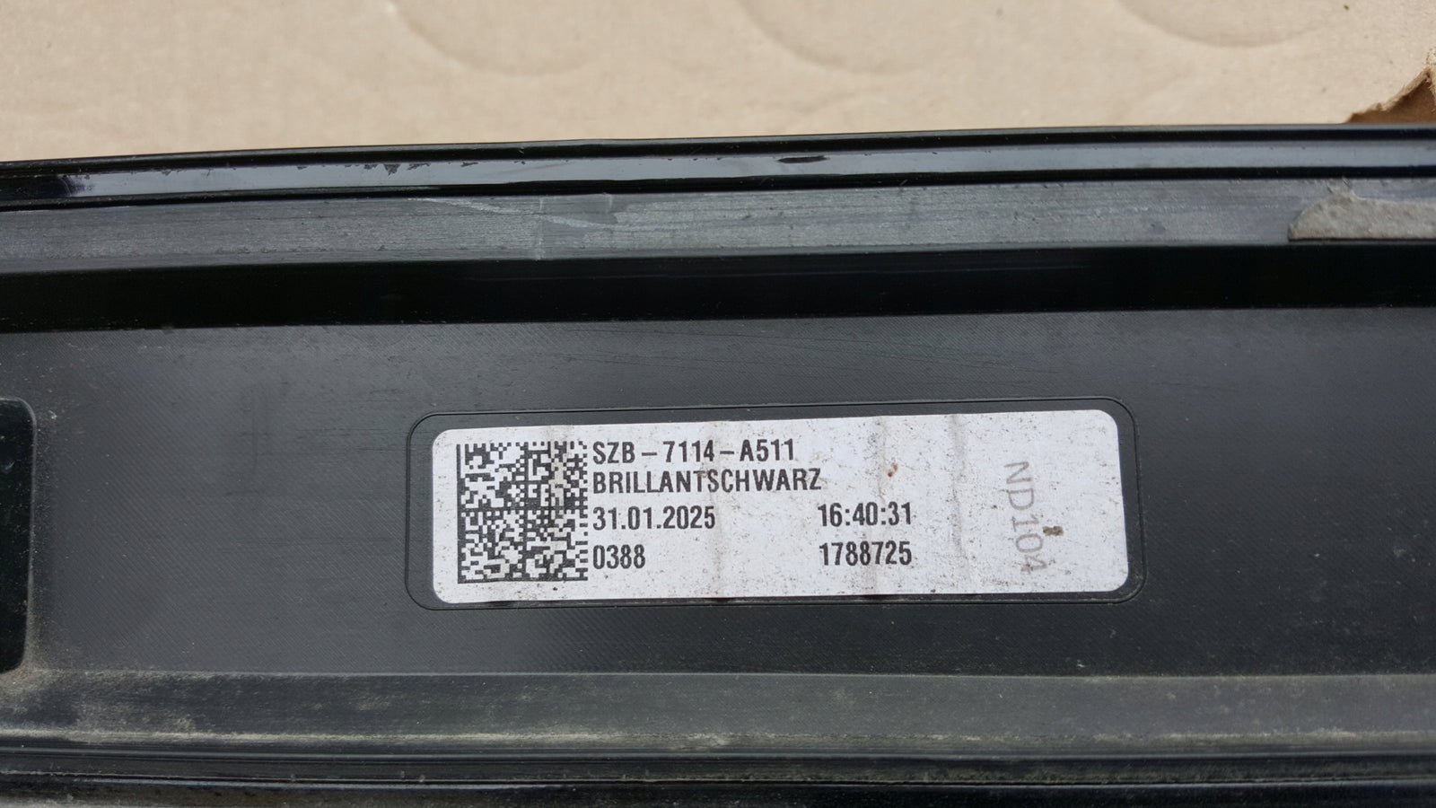 Listwa progowa lewa strona AUDI A3 8Y0853855 demontaż