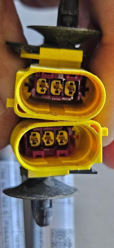 2 NABOJE zawiasów maski Volkswagen Touareg III 760823823E demontaż