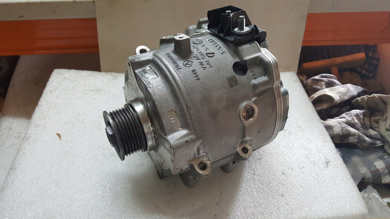 Alternator VW AUDI 4N0903028N demontaż