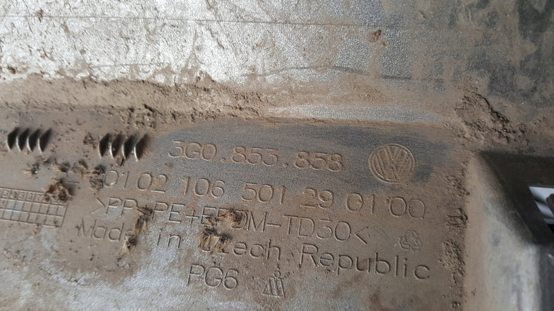 Listwa progowa PR VW PASSAT B8 3G0853858 demontaż
