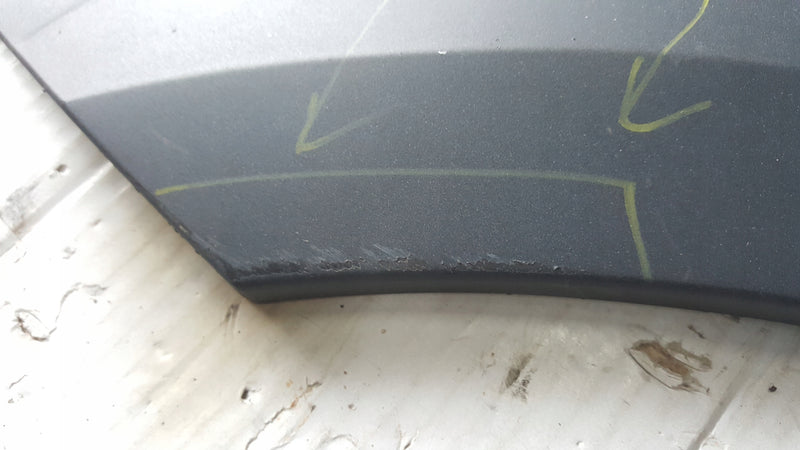 Listwa błotnika prawy tył AUDI A4 (B9) ALLROAD 8W9853818A demontaż