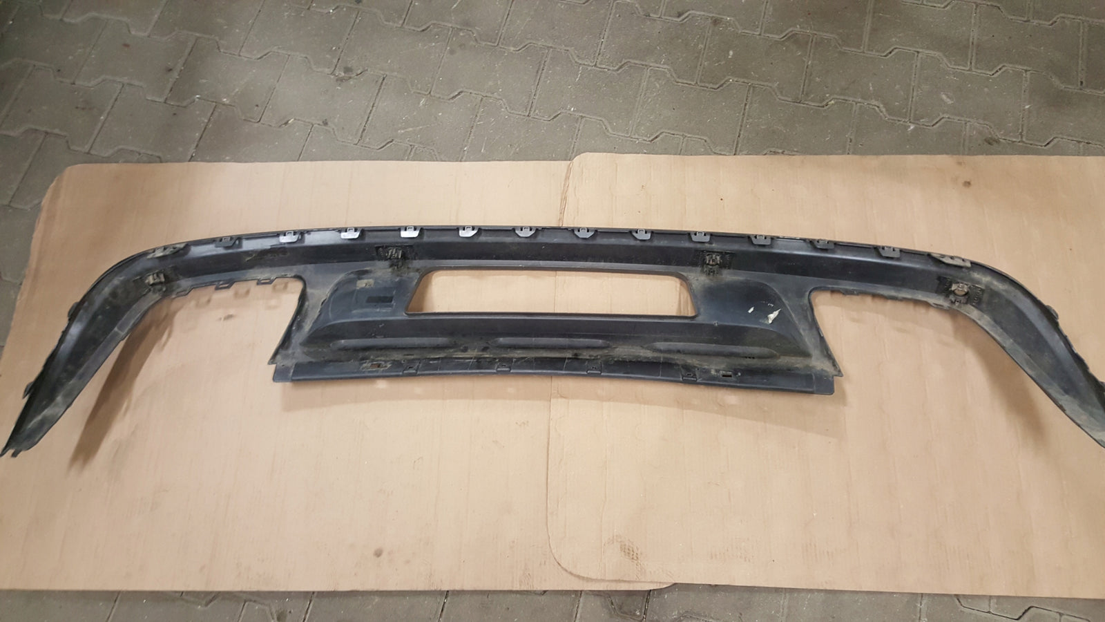 Volkswagen Tiguan II Dyfuzor zderzaka tył lift R-LINE 5NN807568B