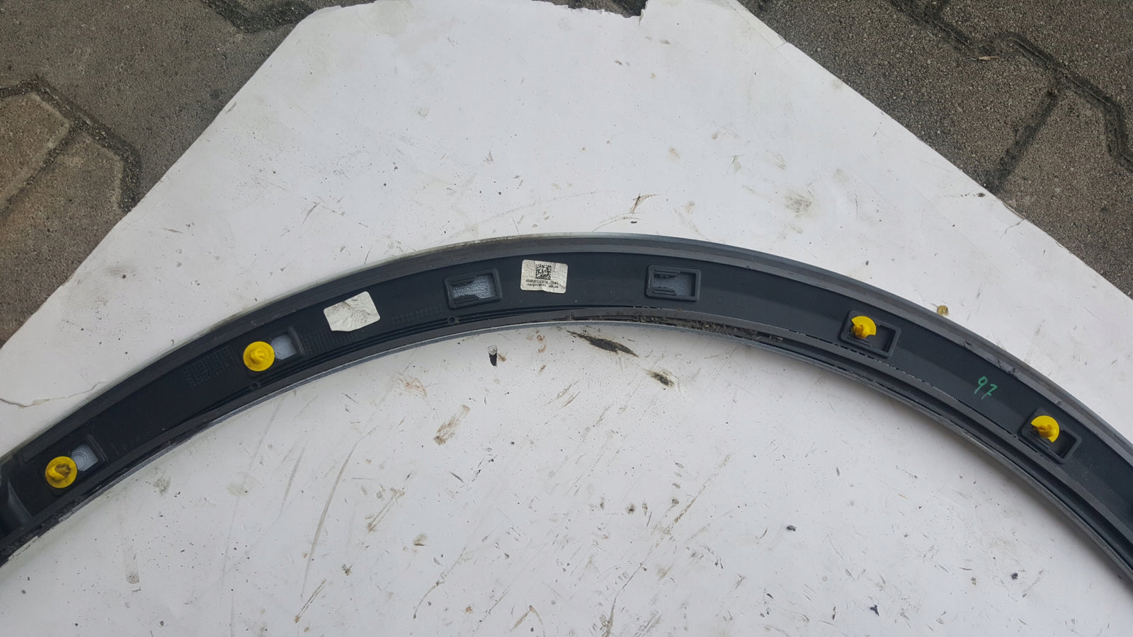 LISTWA BŁOTNIKA LEWA PRZEDNIA AUDI Q8 S-LINE 4M8853717B