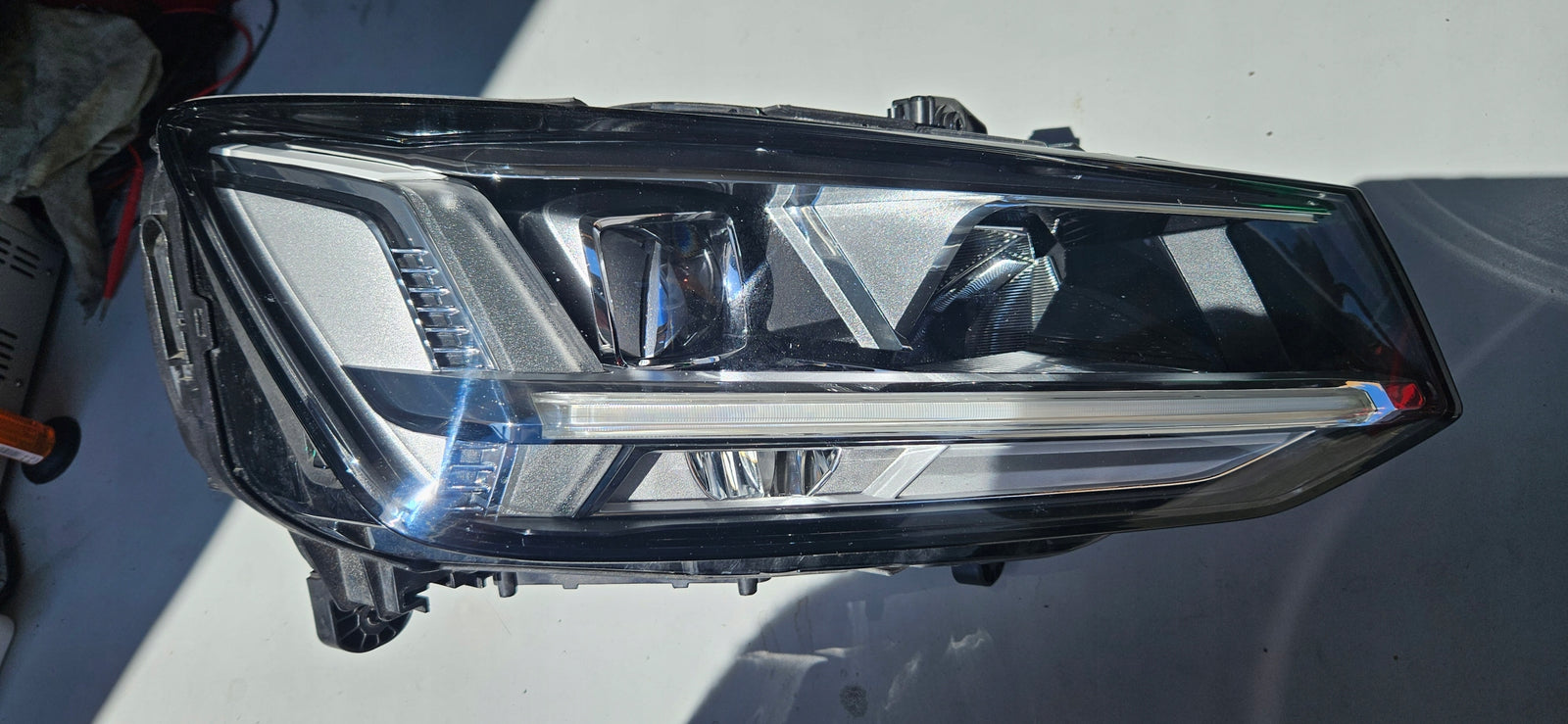 Pr reflektor Ful LED AUDI Q2 81A941034 2018r IDEAŁ