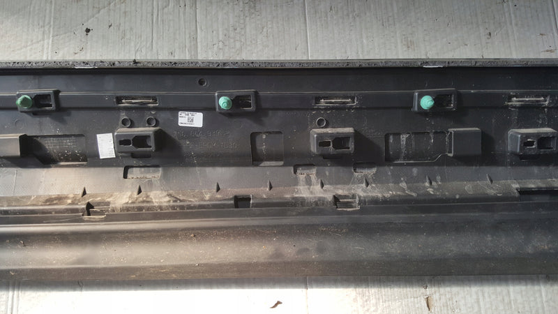 Listwa drzwi lewy przód VW TOUAREG III 760854939E