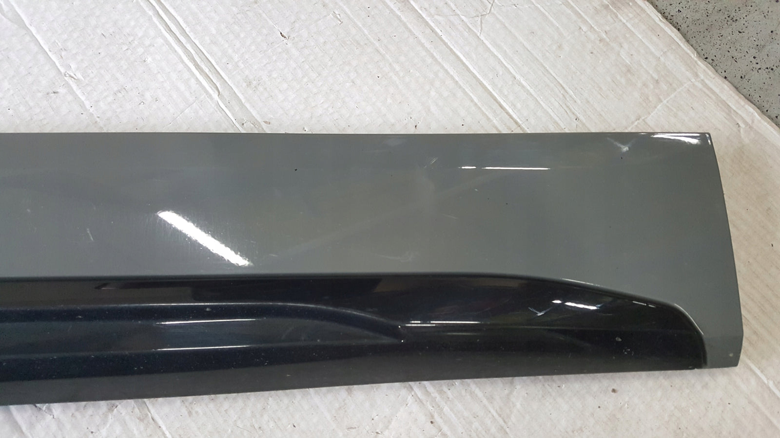 Listwa drzwi prawy przód AUDI Q5 80A853960A demontaż