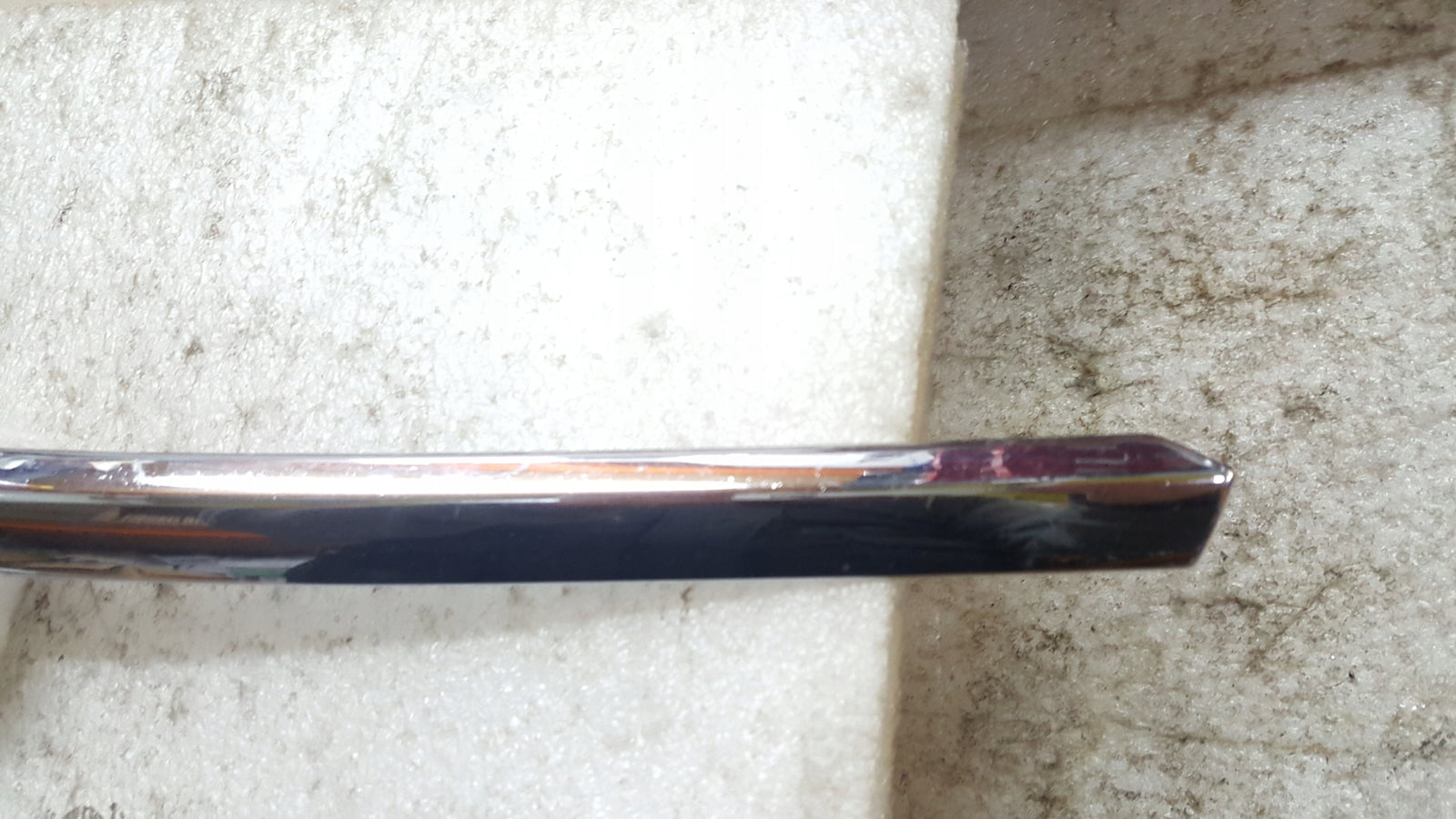 AUDI A6 C6 LIFT 08- OZDOBNA LISTWA CHROM ZDERZAKA PRZÓD LEWA 4F0853065