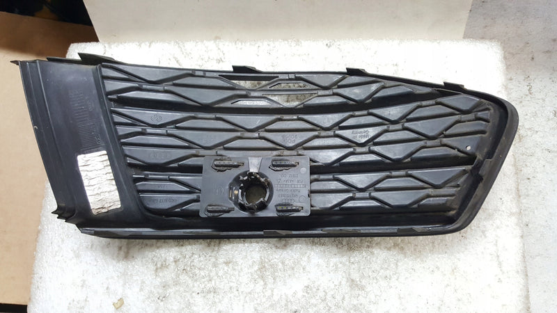 KRATKA W ZDERZAK PRAWA PRZÓD AUDI A6 C8 4K 2018-2022 4K0807682