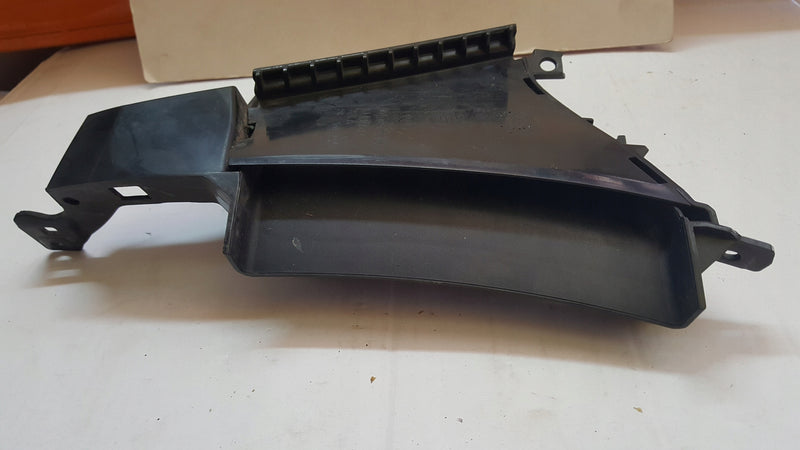 Kierownica powietrza lewy przód AUDI A6 (C8) 4K0121763 4K0121763A demontaż