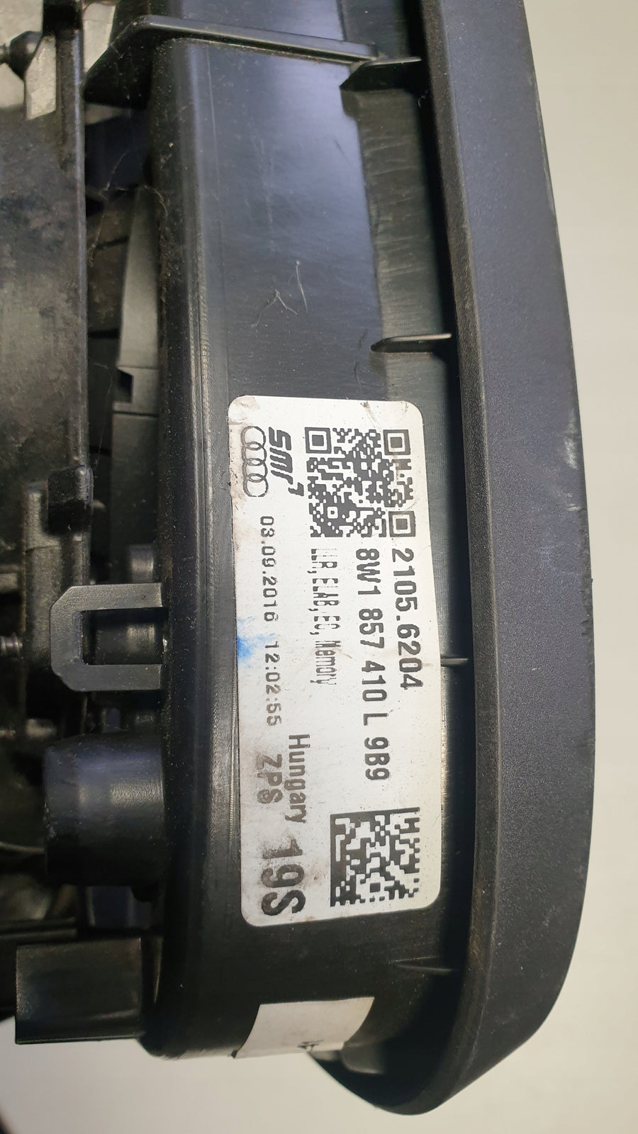 Pr Lusterko zewnętrzne AUDI A4 B9 8W1857410L 14pin