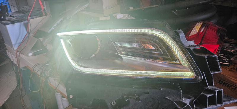 Pr kompletny xenon skr LED Audi Q5 lift 8R0941032C IDEAŁ! Wraz z mocowaniem