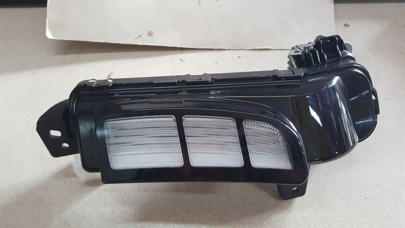 VW T-ROC HALOGEN LED PRAWY 2GA941056M
