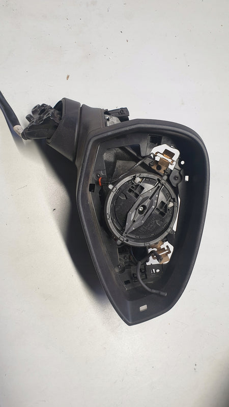 Pr Lusterko zewnętrzne AUDI A4 B9 8W1857410L 14pin