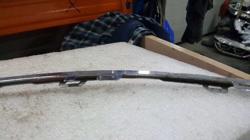 Listwa chrom zderzaka lewy tył VW PASSAT (B8) 3G0853841 demontaż
