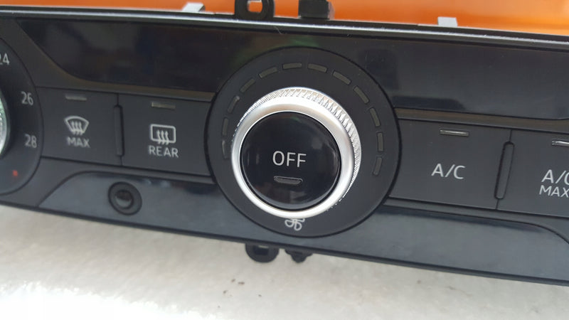 Panel klimatyzacji AUDI A4 B9 A5 8W0820043Q
