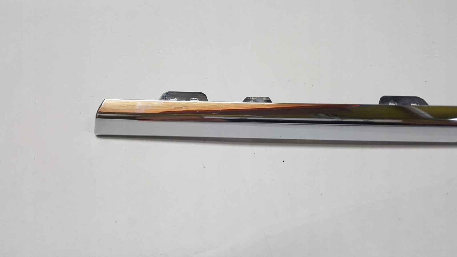NOWA ORYGINALNA listwa chrom grilla przód lewa strona VW T6 7LA853841