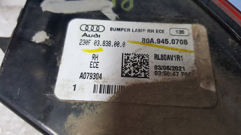 Lampa w zderzak prawy tył AUDI Q5 80A945070B demontaż