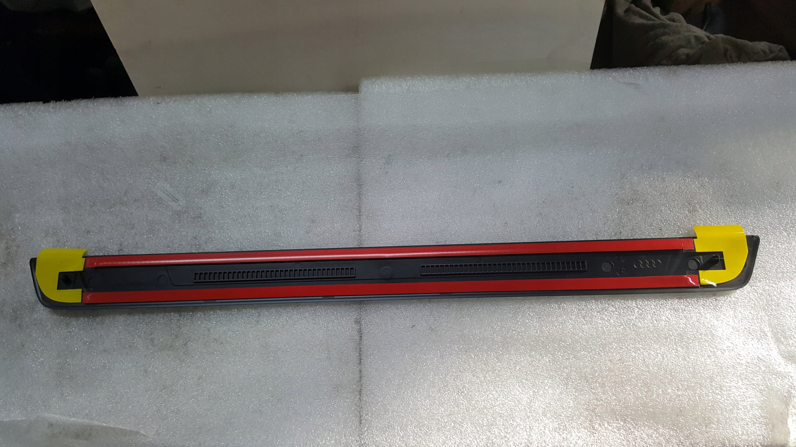 NOWA ORYGINALNA listwa nakładka progowa prawy przód AUDI A4 B9 8W0853374F