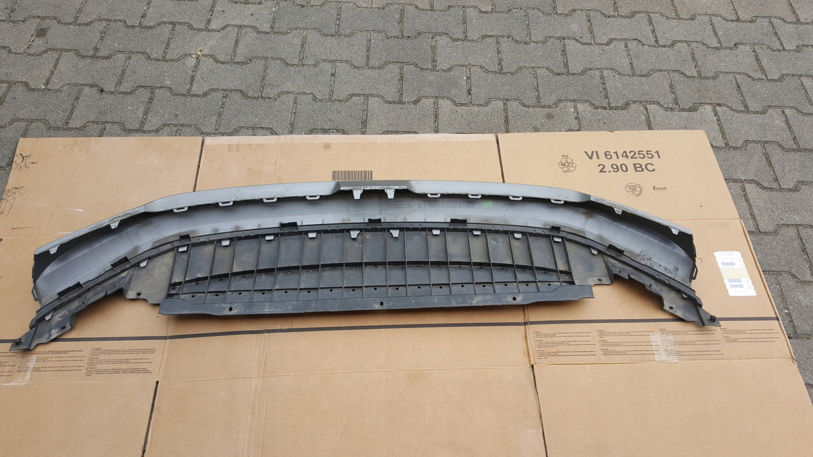 SPOILER DOLNY ZDERZAKA PRZÓD SKODA KAMIQ 658807733A Z OSŁONĄ 658807061