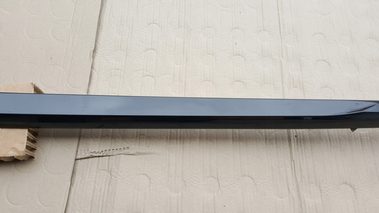 Listwa progowa lewa strona AUDI A3 8Y0853855 demontaż