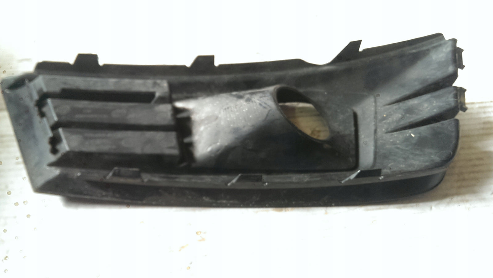 Kratka zderzaka lewy przód AUDI A4 B9 8W0807681C