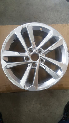 FELGA ALUMINIOWA AUDI A3 8Y 20- 8Y0601025E R17 8J